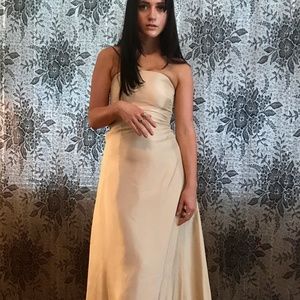 VERA WANG BRIDAL GOWN